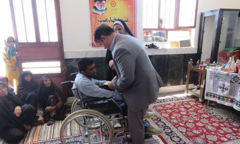 برگزاری بازی های بومی و محلی برای معلولین روستای نازدشت و تجلیل از آنان توسط شرکت کشت و صنعت پیوند خاوران